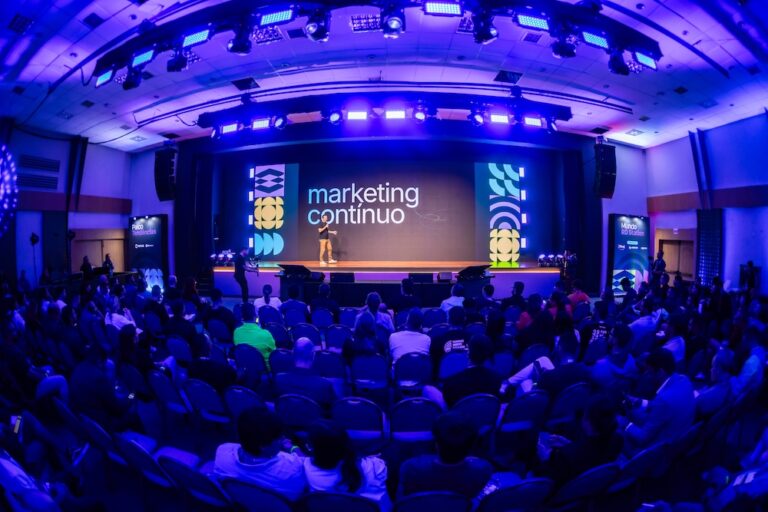 Marketing contínuo, o que é e por que ele gera receita previsível para a indústria